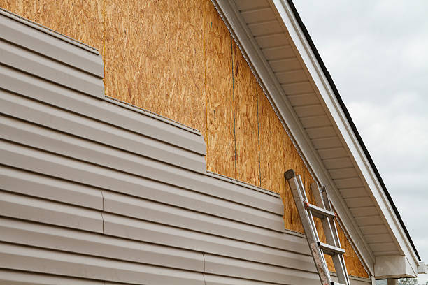 Professional Siding technician working in Blue Bell, PA